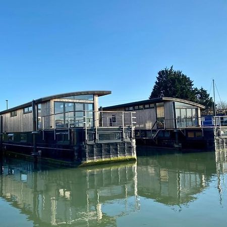 Houseboat Eleuthera Бембридж Екстериор снимка