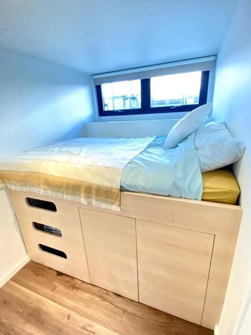Houseboat Eleuthera Бембридж Екстериор снимка